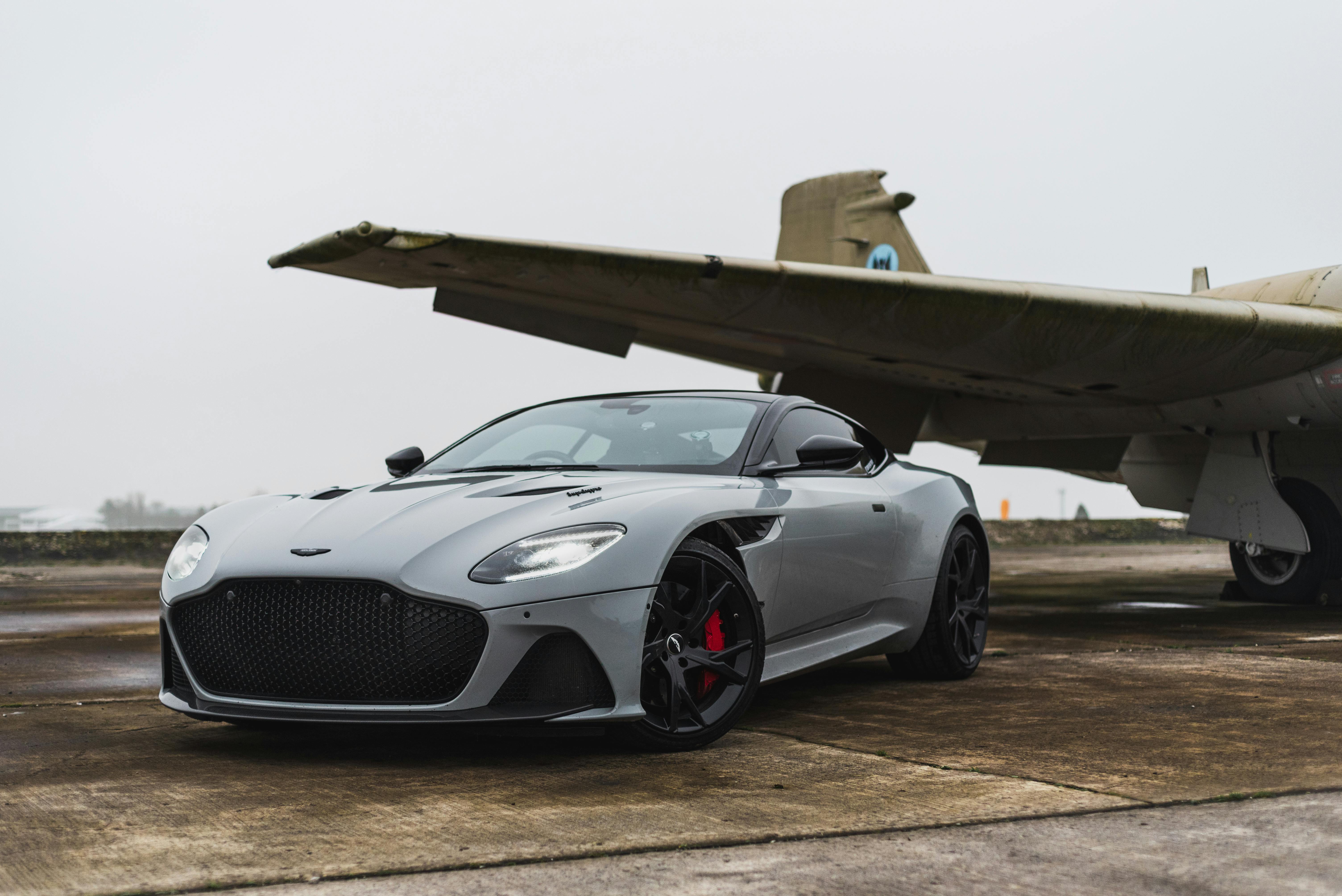 How to Book an Airport Minicab Like a Pro